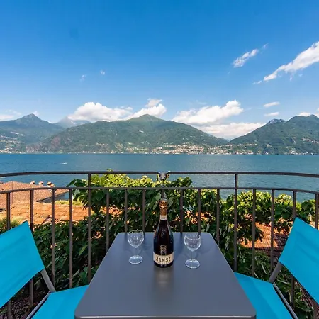 Lake Views Apartment